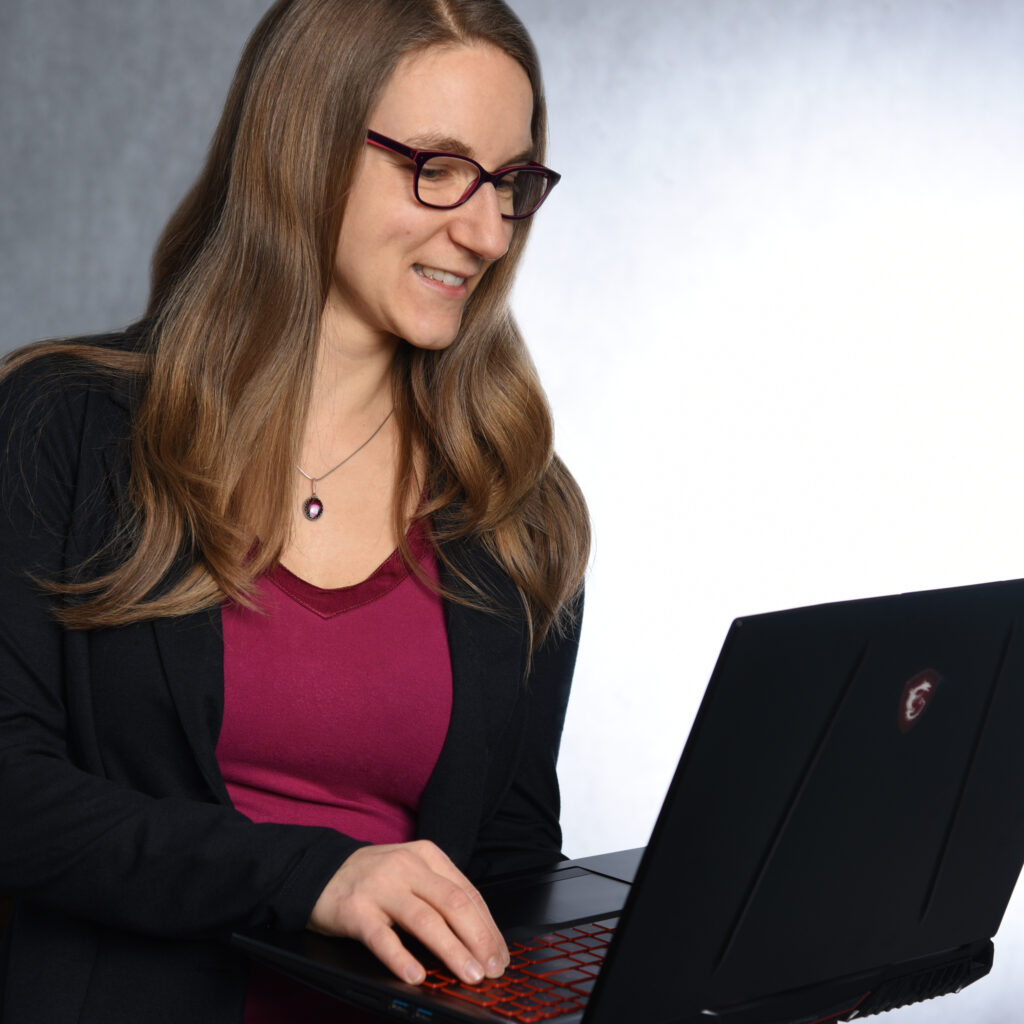 Business Dame Portrait mit Laptop